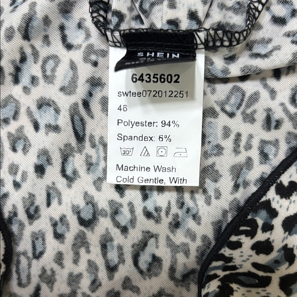 SHEIN Curve- Animal Print Long Sleeve Crop Top- 2XL - Picture 5 of 8